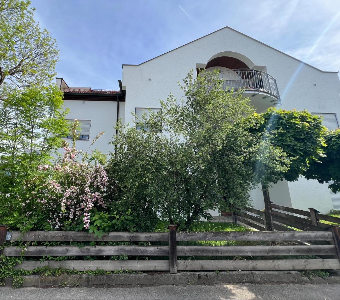 Palmen Apartment Direkt In Bad Aibling Exterior foto